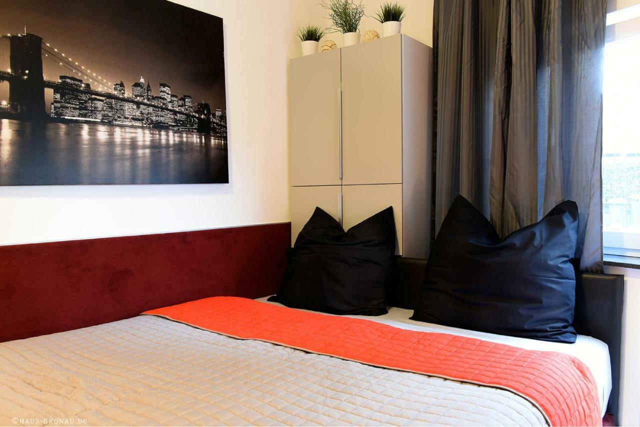 Haus Gronau Daire Bergisch Gladbach Dış mekan fotoğraf